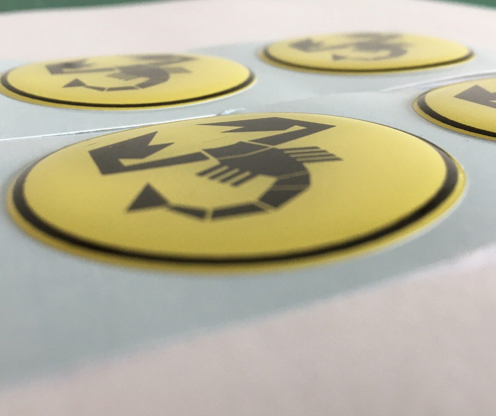 FIAT 500 595 ABARTH SCORPION ALLOY WHEEL CENTRE CAP STICKER YELLOW ...